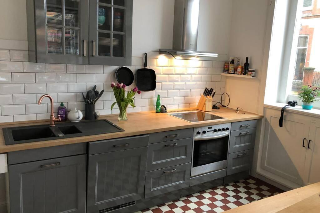 המבורג Grosszuegige 185M2-Altbauwohnung In Bestlage 7Zimmer-2Baeder-2Kuechen-2Wcs מראה חיצוני תמונה