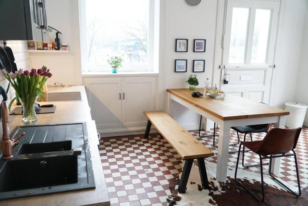המבורג Grosszuegige 185M2-Altbauwohnung In Bestlage 7Zimmer-2Baeder-2Kuechen-2Wcs מראה חיצוני תמונה