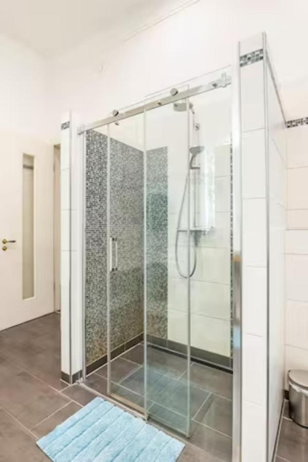 המבורג Grosszuegige 185M2-Altbauwohnung In Bestlage 7Zimmer-2Baeder-2Kuechen-2Wcs מראה חיצוני תמונה